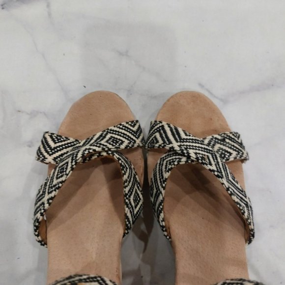 Toms Espadrille Wedge Sandal in Aztec - Picture 3 of 7